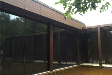 Beijing Xiangshan Club used 1500 sq meters dassoXTR rain clad siding, decking, and lumber. it's a Comprehensive application of door, window, corridor and finished in 2014.