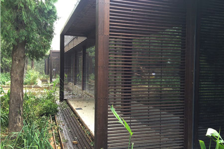Beijing Xiangshan Club used 1500 sq meters dassoXTR rain clad siding, decking, and lumber. it's a Comprehensive application of door, window, corridor and finished in 2014.