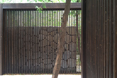 Beijing Xiangshan Club used 1500 sq meters dassoXTR rain clad siding, decking, and lumber. it's a Comprehensive application of door, window, corridor and finished in 2014.