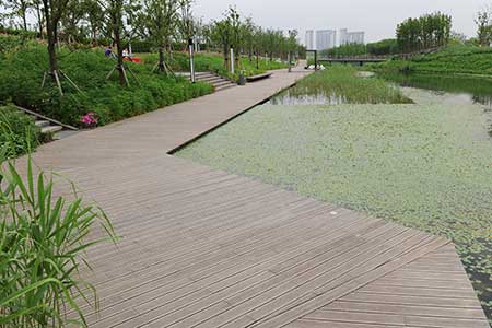 Walkway made of dassoXTR fused bamboo deck planks