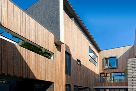 dassoXTR fused bamboo siding used on the villa exterior