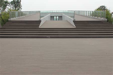 dassoXTR exterior bamboo decking used on steps and walkway