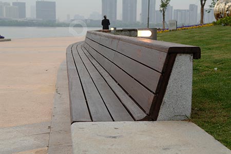 Bench made of dassoXTR fused bamboo decking